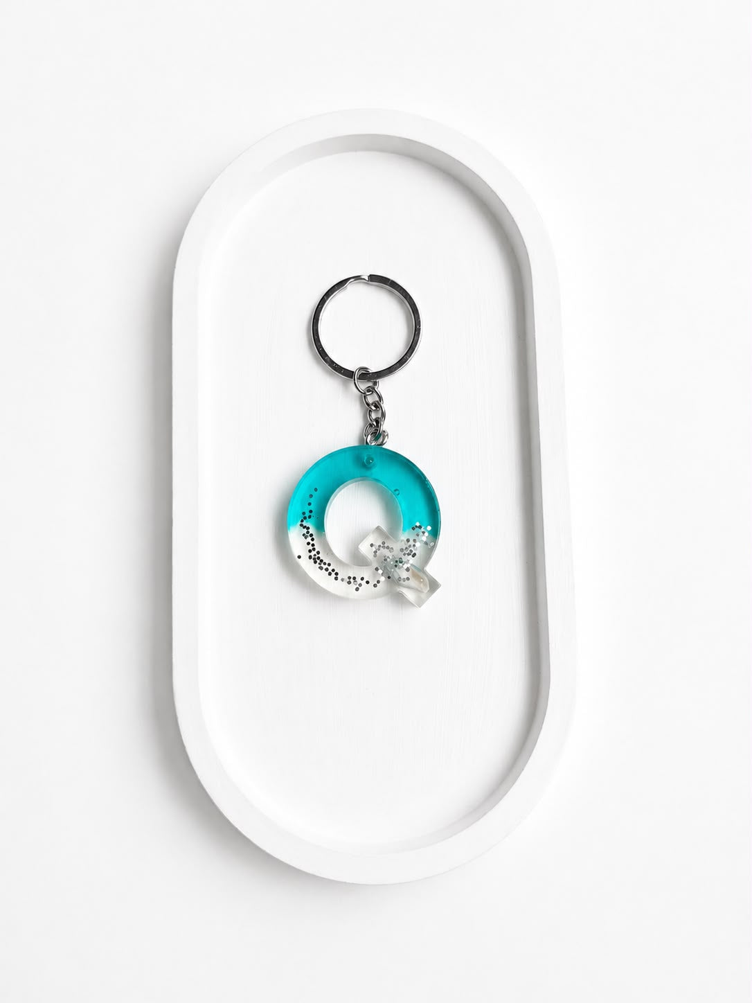 DIY UV Resin Alphabet Keychain - Q